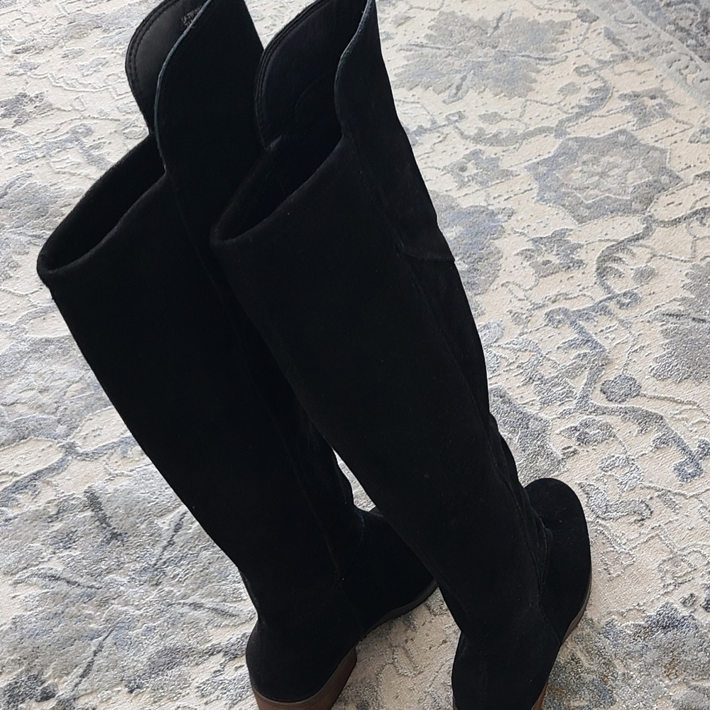 NWOT Lucky Brand black leather knee high boots. Size 7 - Picture 4 of 9